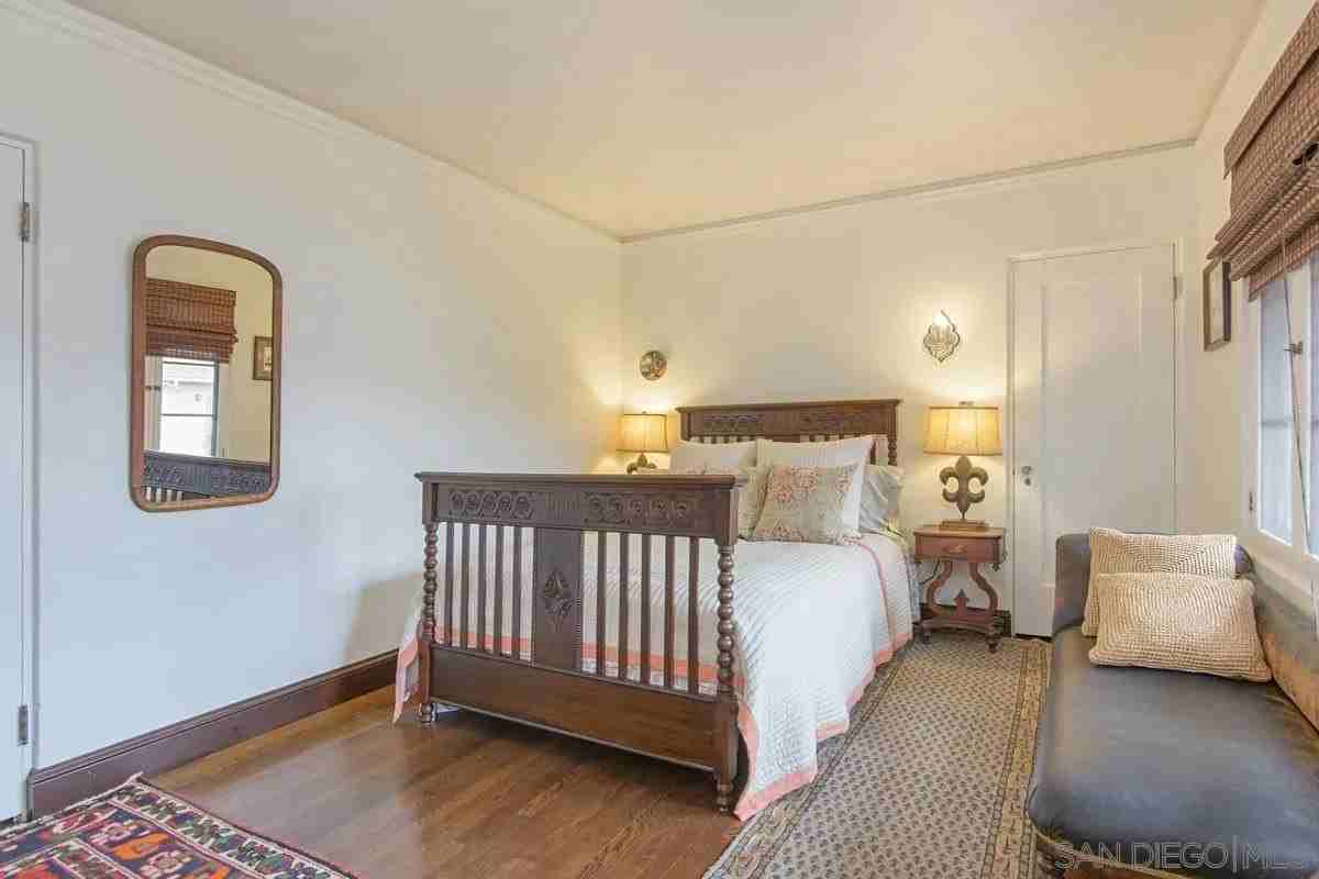 815 Alameda Blvd - Photo 7 of 11