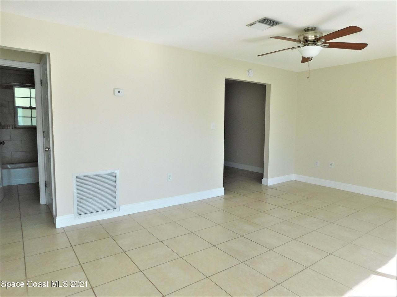 308 Buchanan Ave #8 - Photo 3 of 11