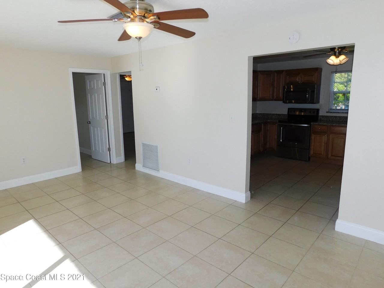 308 Buchanan Ave #8 - Photo 5 of 11