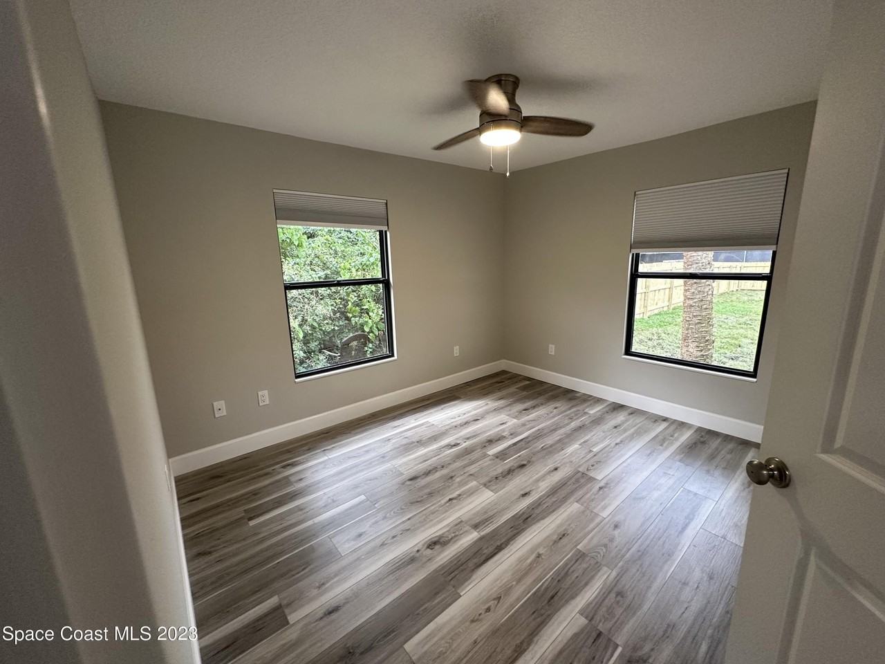 63 Sw Shannon Ave - Photo 4 of 9
