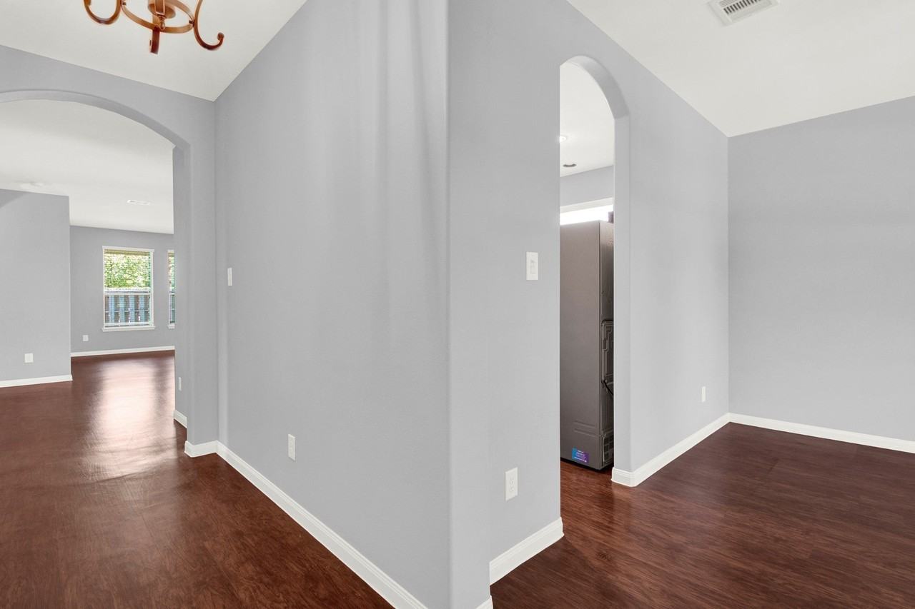 13425 Raintree Dr - Photo 3 of 31