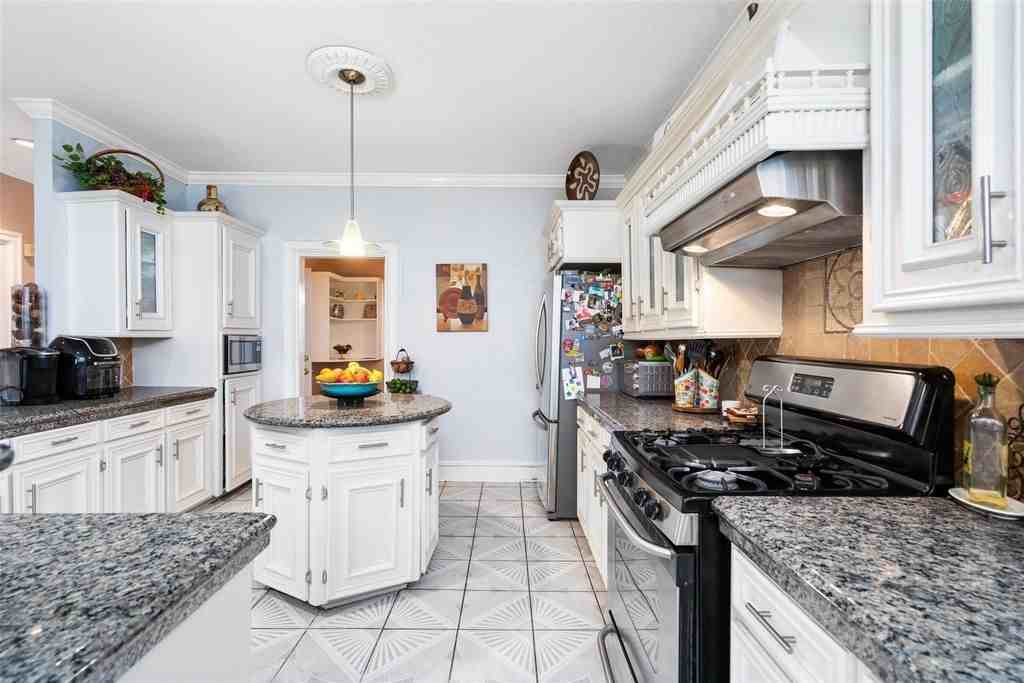 12446 Chalmette St - Photo 3 of 11