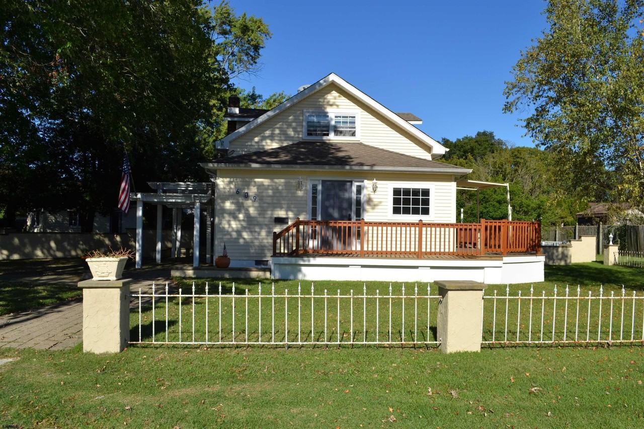 609 Banning Ave