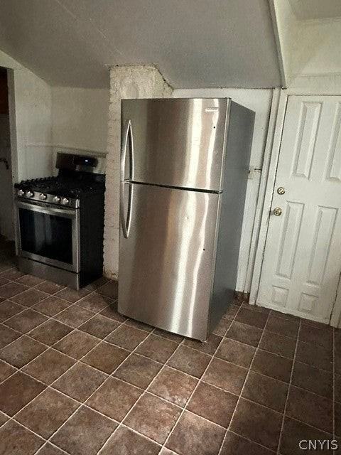 204 W Marcellus St - Photo 4 of 8