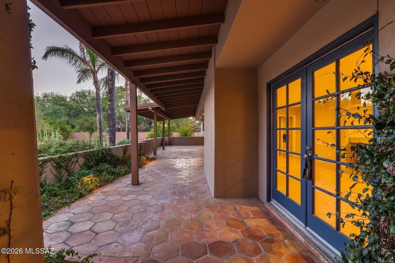 6035 E San Cristobal St - Photo 4 of 50