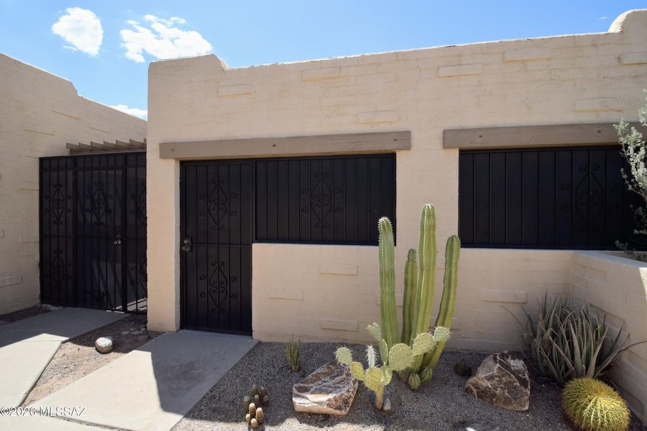 3277 W Moondance Way - Photo 3 of 29