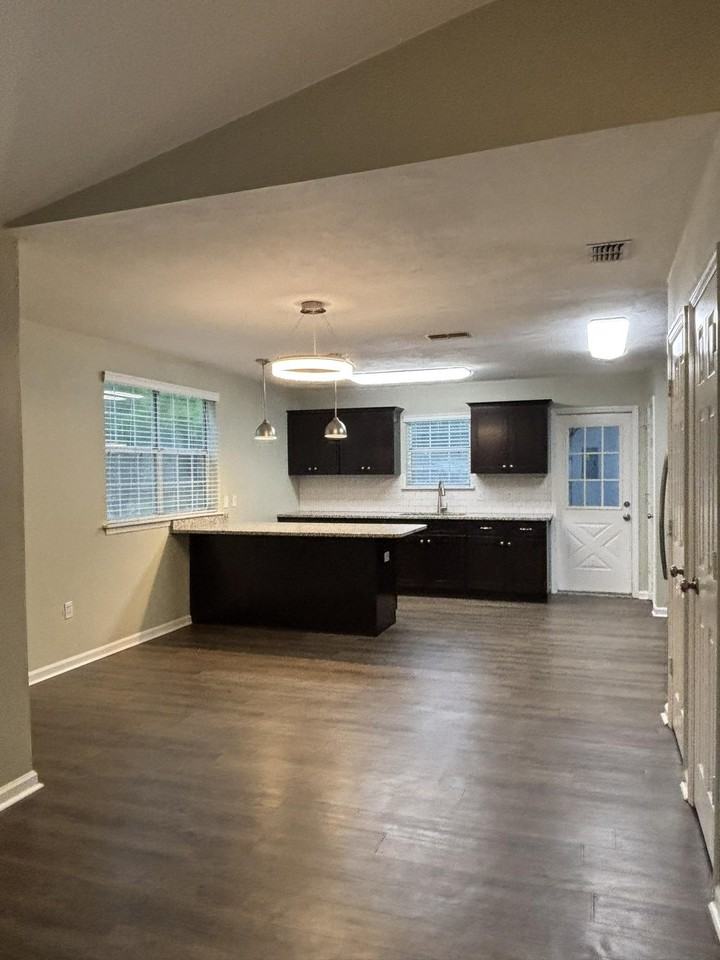 2313 Tuscavilla Rd - Photo 5 of 38