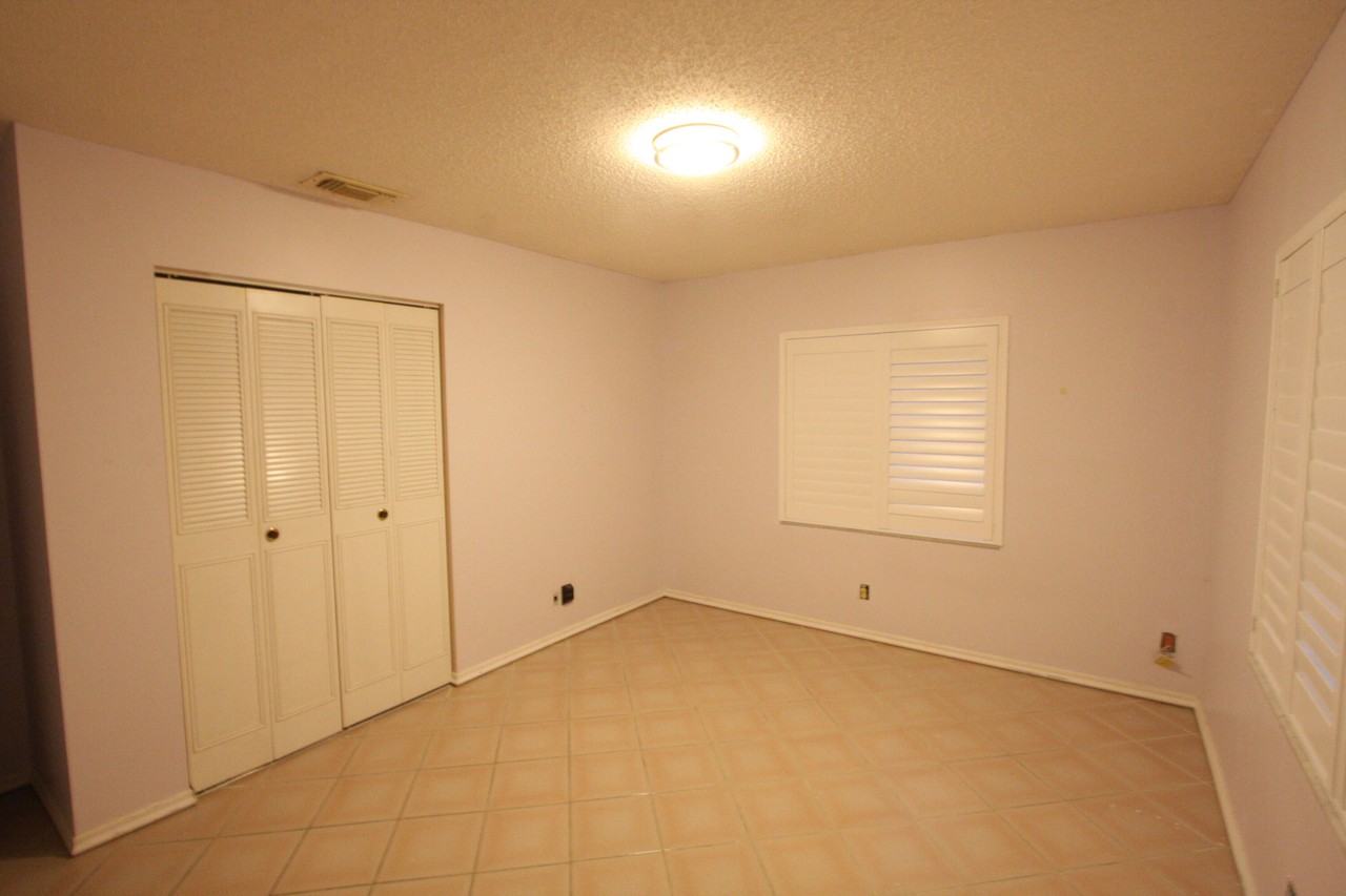 22965 Sw 56th Ave - Photo 4 of 9
