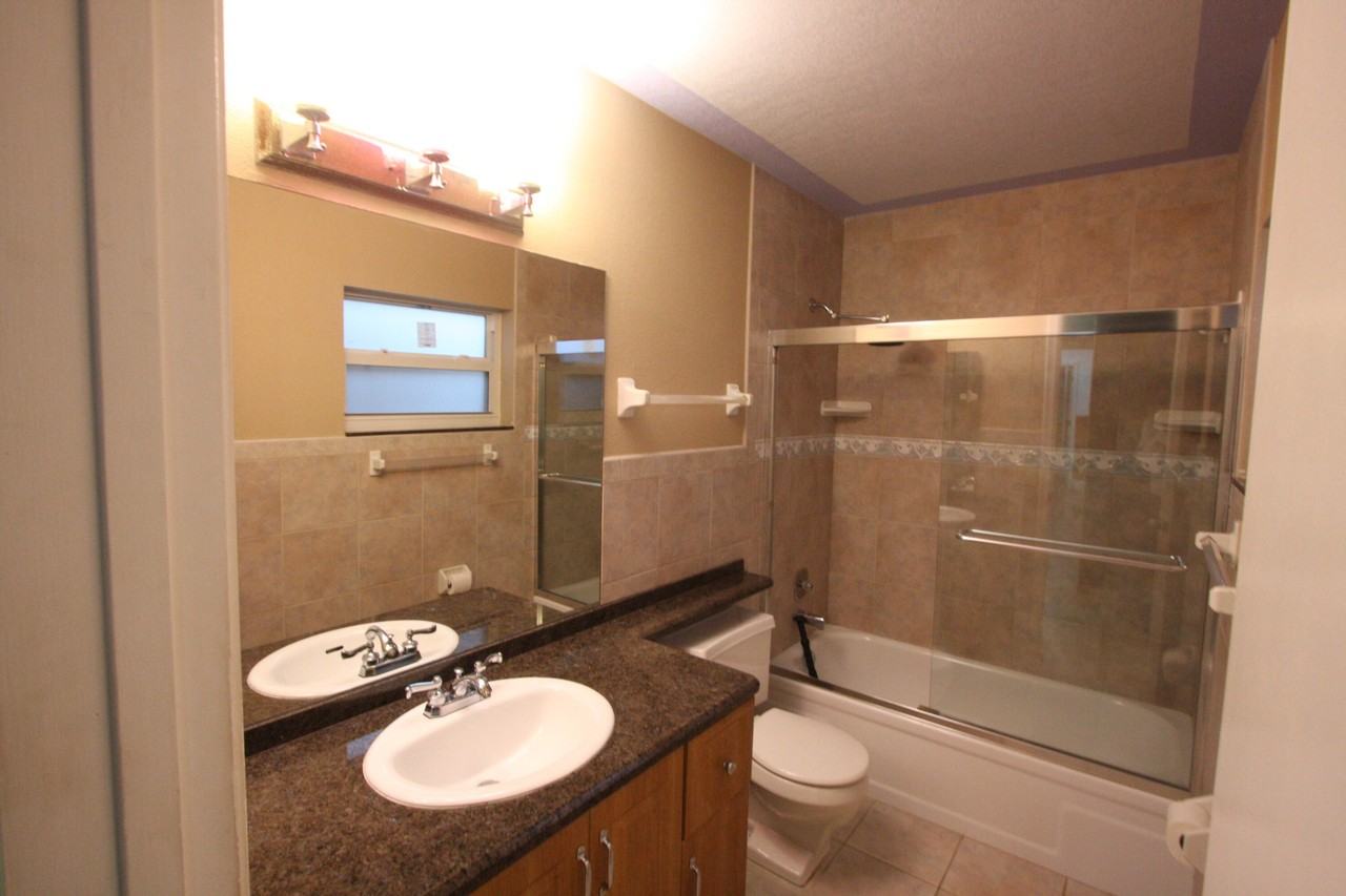 22965 Sw 56th Ave - Photo 6 of 9