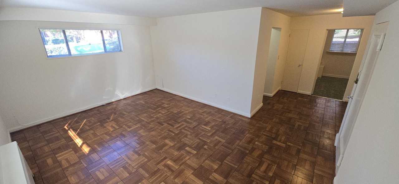 4924 Battery Ln #4924-4 - Photo 3 of 16