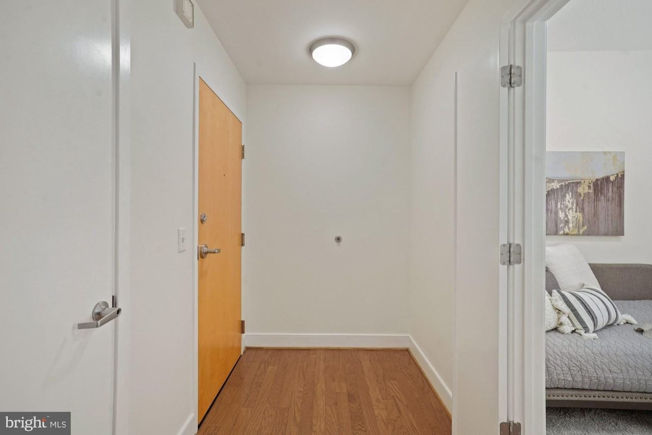 910 M St Nw #323 - Photo 5 of 38