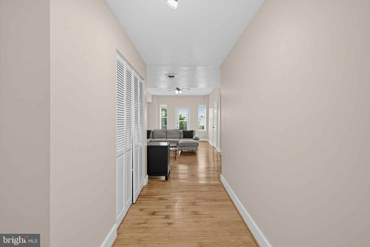 2127 California St Nw #401 - Photo 4 of 24