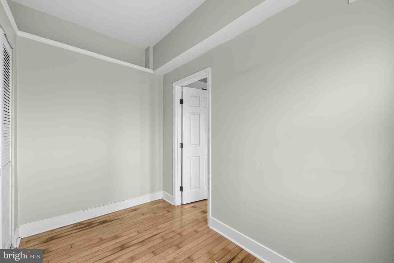 2127 California St Nw #401 - Photo 6 of 24