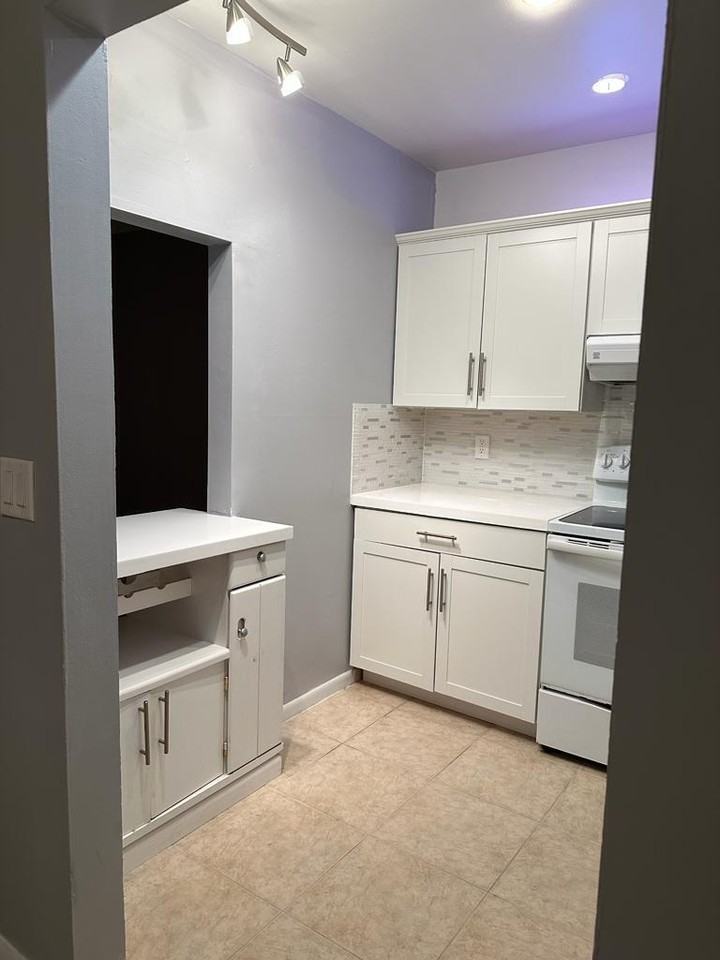 83 Easthampton D - Photo 2 of 19