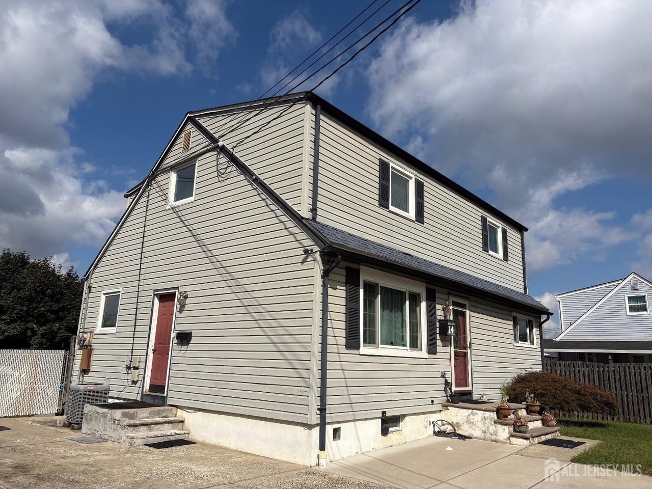 14 Barkalow St - Photo 2 of 28