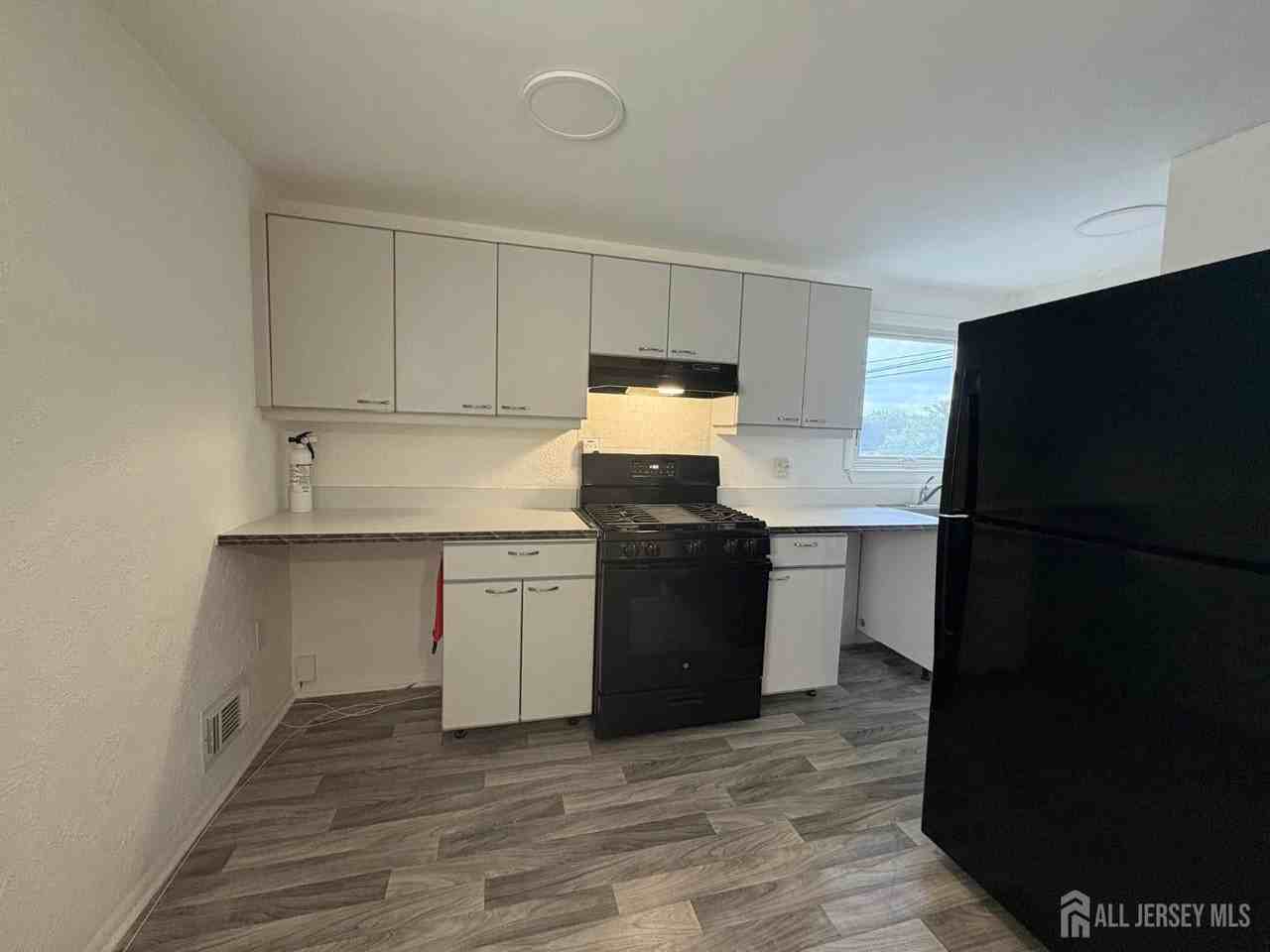 14 Barkalow St - Photo 6 of 28