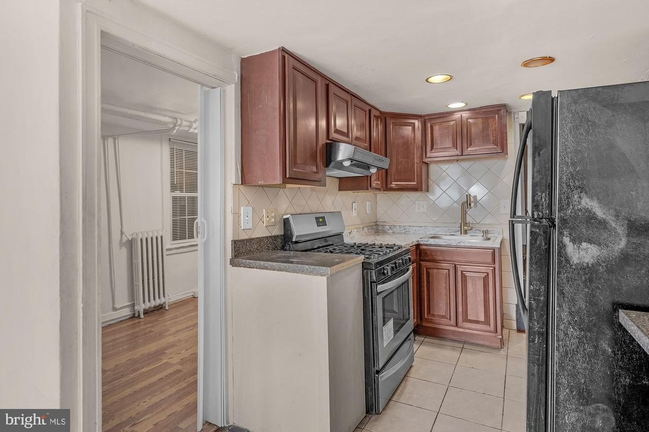 931 Saint Paul St - Photo 7 of 15