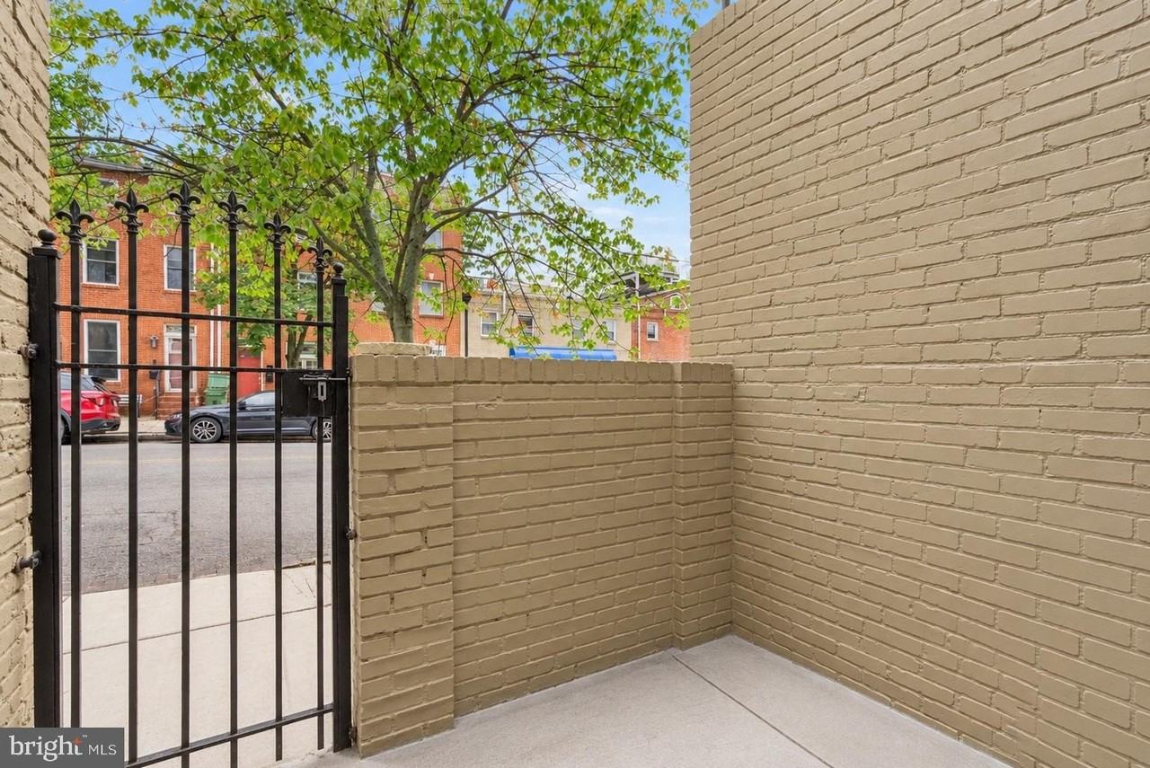 516 S Patterson Park Ave - Photo 3 of 23