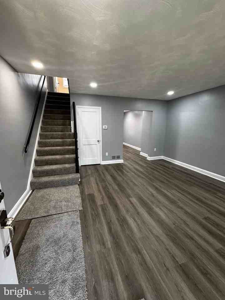 2148 Vailthorn Rd - Photo 2 of 17