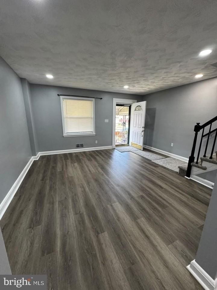 2148 Vailthorn Rd - Photo 3 of 17