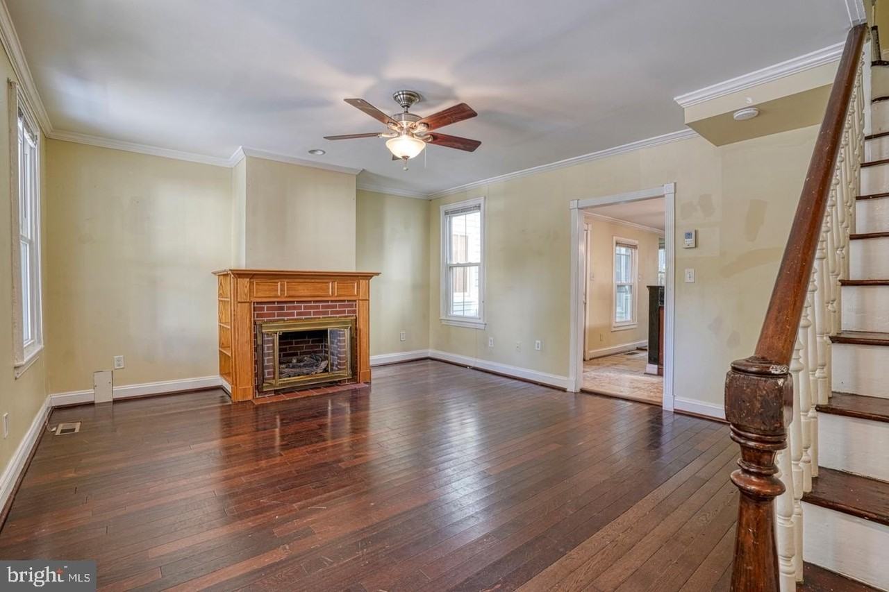 206 N Mill St - Photo 3 of 15