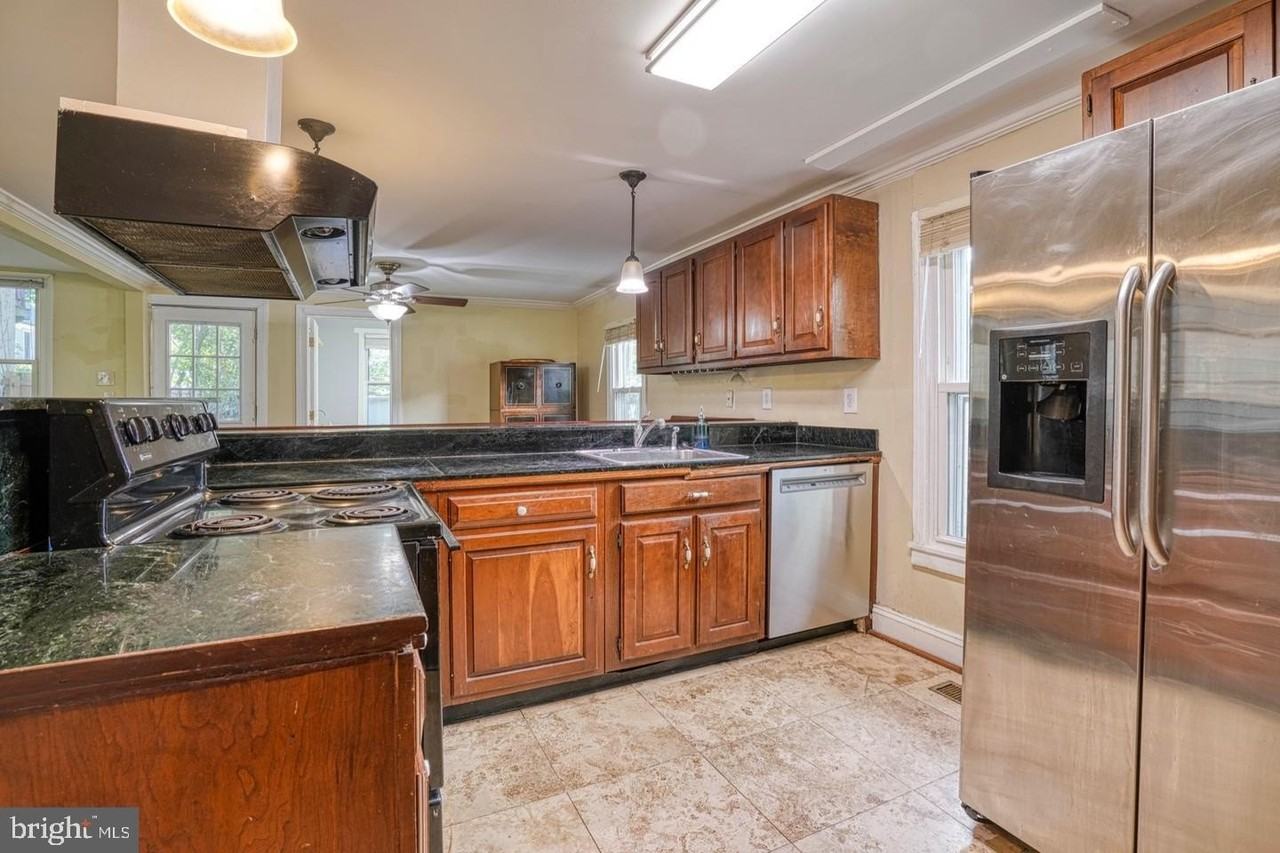 206 N Mill St - Photo 5 of 15