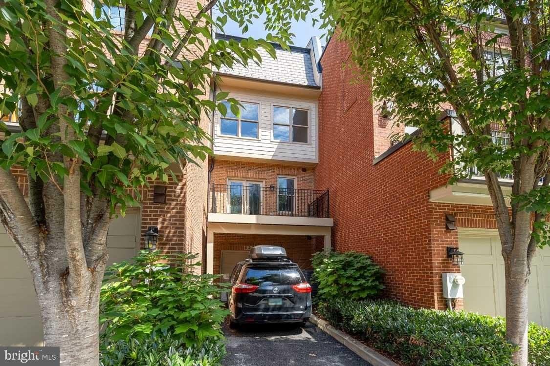 5230 Strathmore Ave - Photo 4 of 29