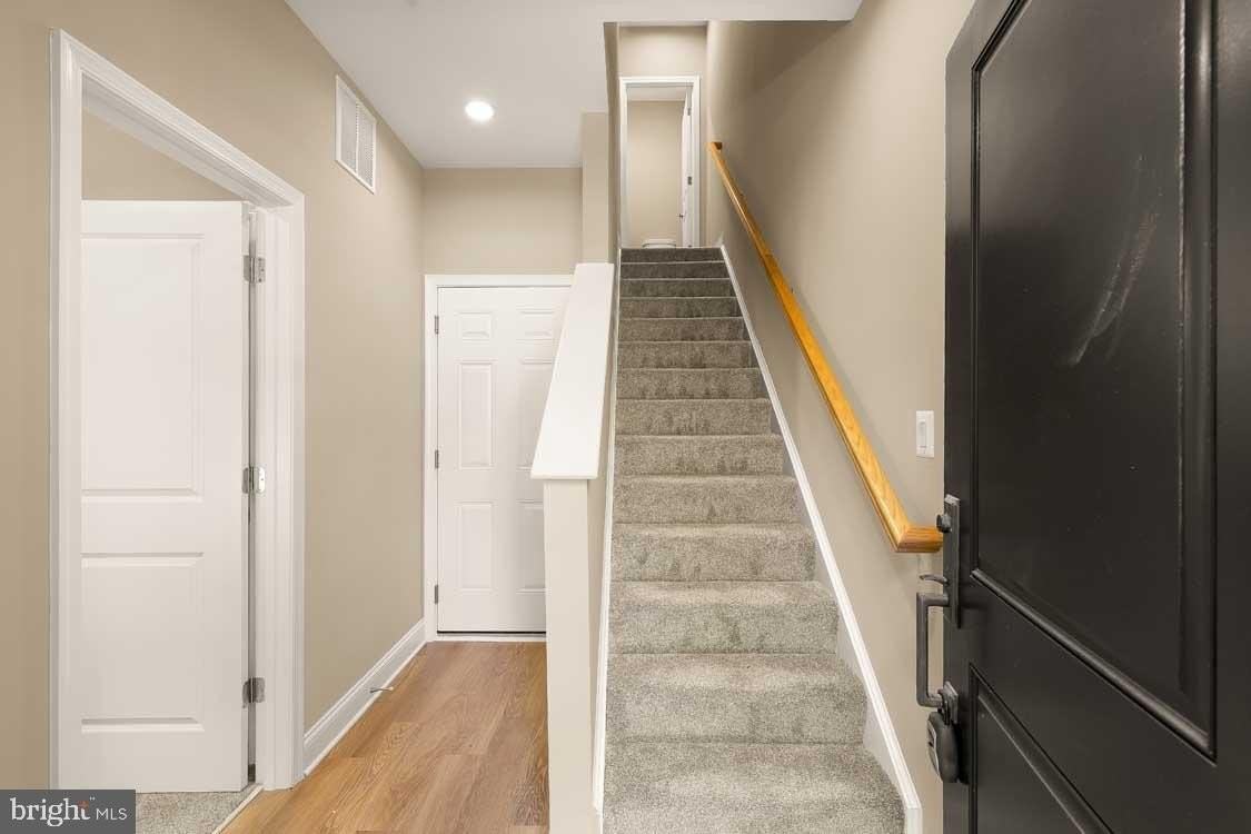 5230 Strathmore Ave - Photo 5 of 29