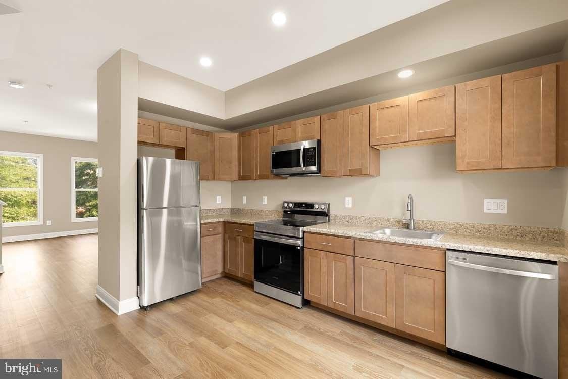 5230 Strathmore Ave - Photo 6 of 29