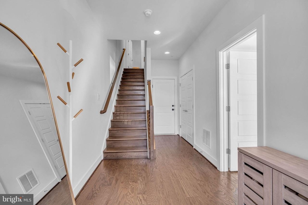 5133 Longstone Way - Photo 4 of 41