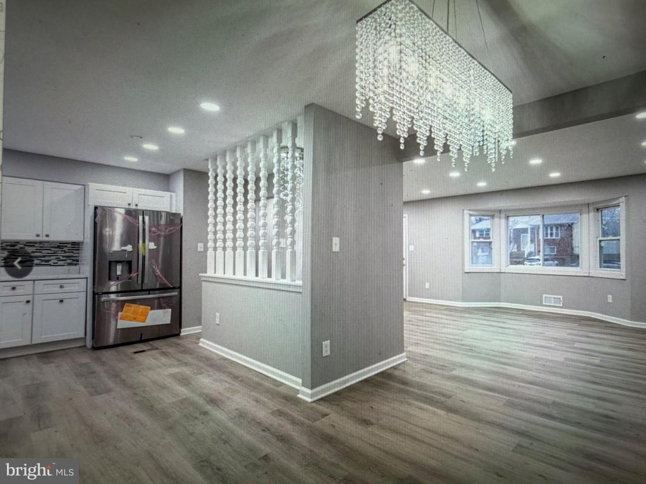1801 Jarvis Ave - Photo 4 of 12