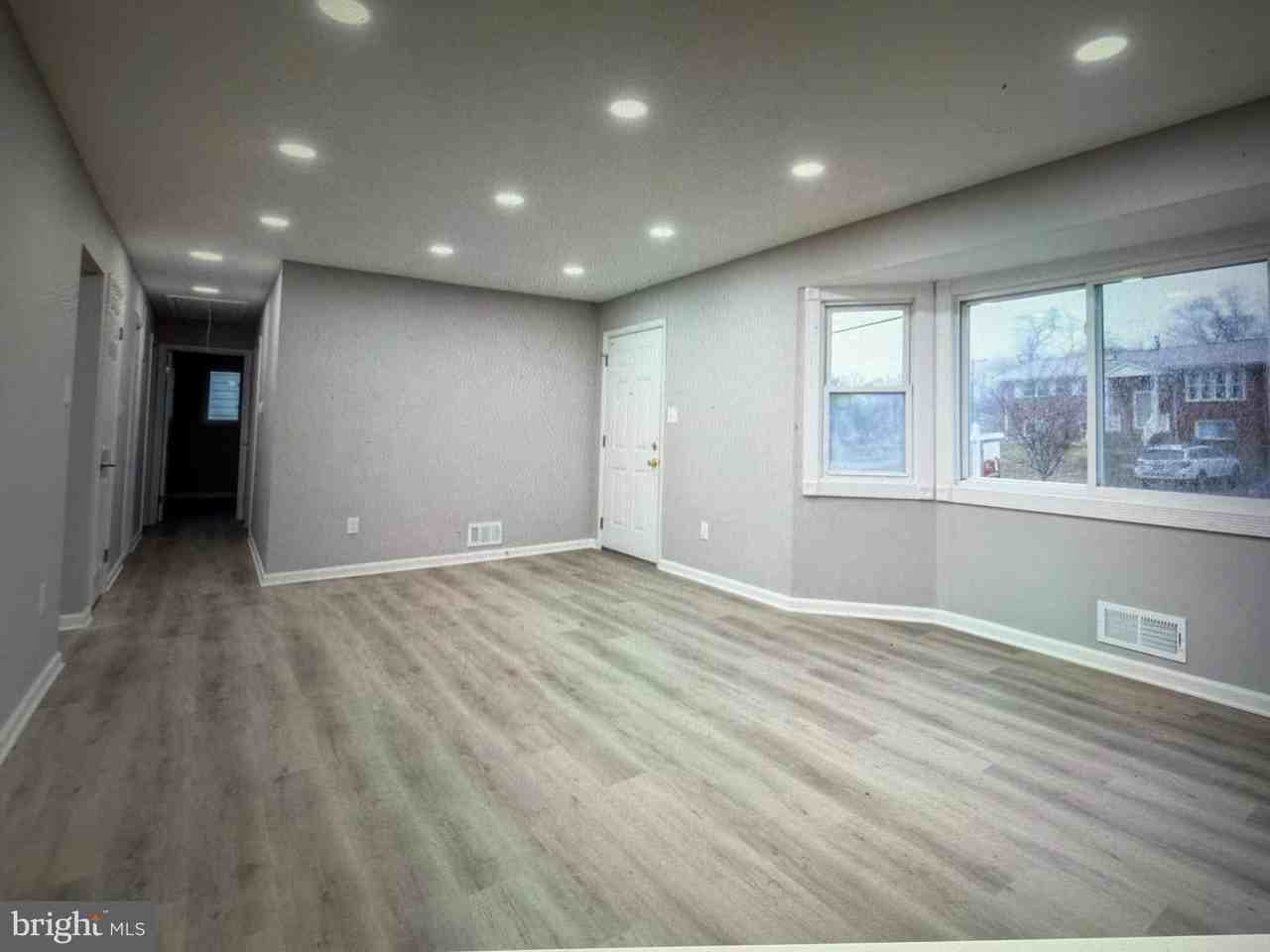 1801 Jarvis Ave - Photo 5 of 12