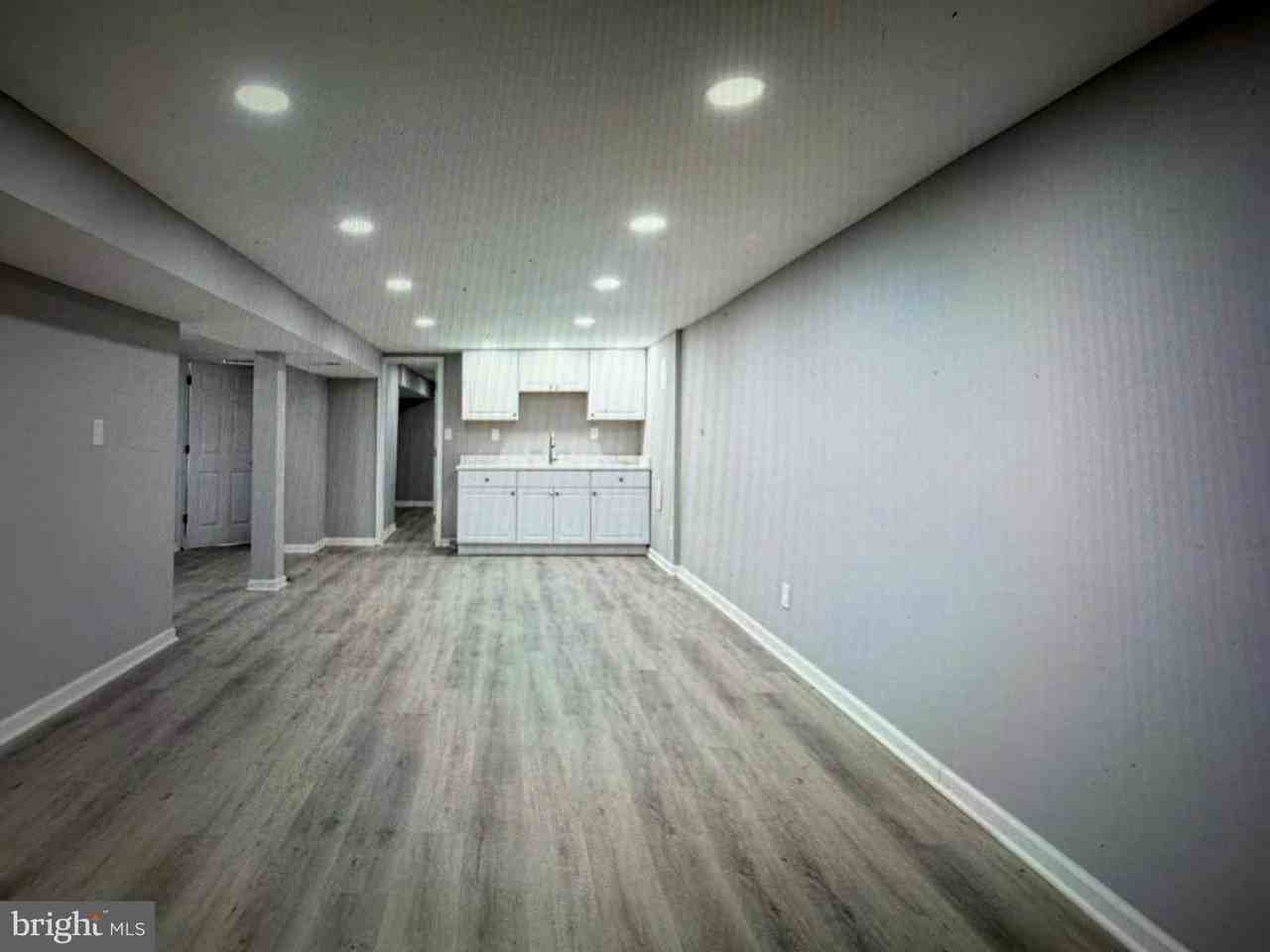 1801 Jarvis Ave - Photo 7 of 12