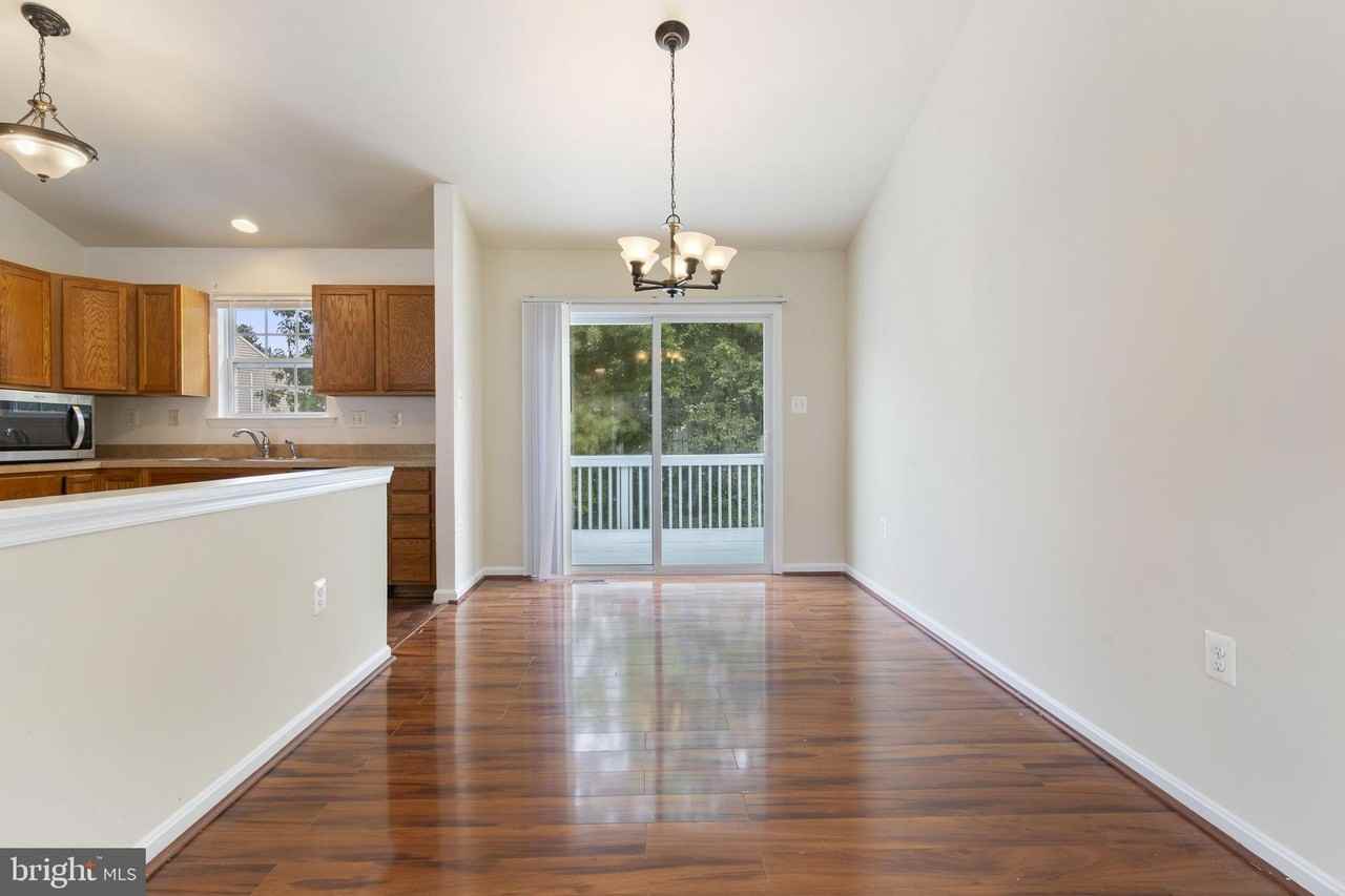 20851 AUTUMN MILL Court - Photo 7 of 36
