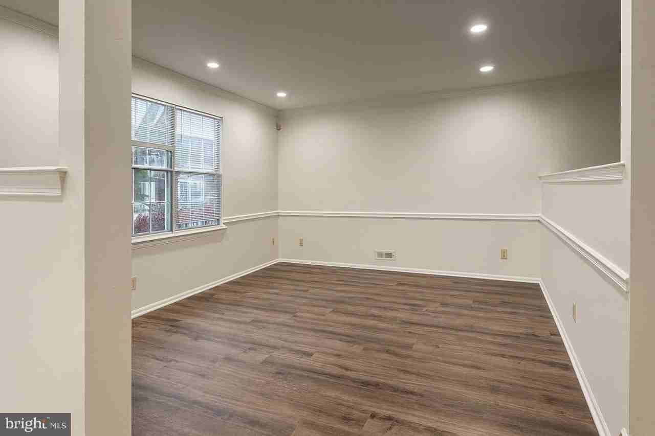 329 Gwynedd Ct - Photo 4 of 15