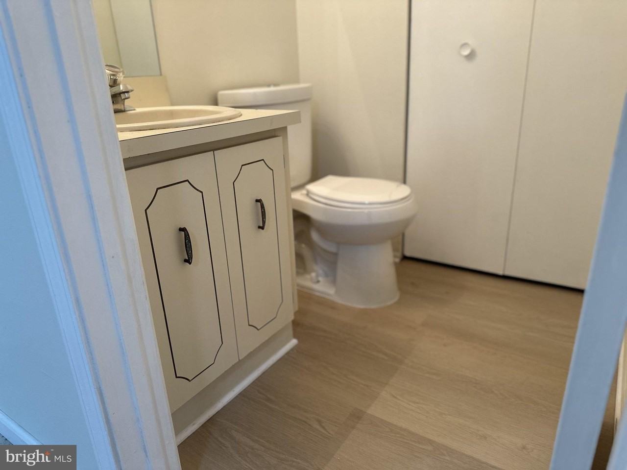 329 Gwynedd Ct - Photo 6 of 15