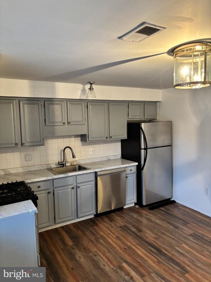 315 State St - Photo 2 of 18