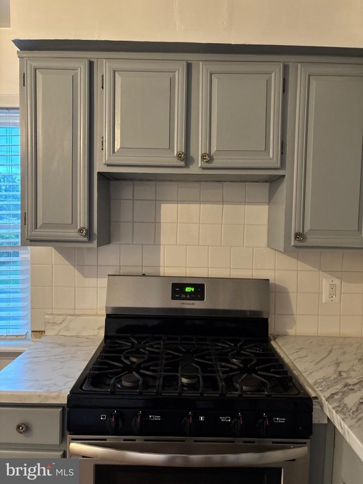 315 State St - Photo 6 of 18