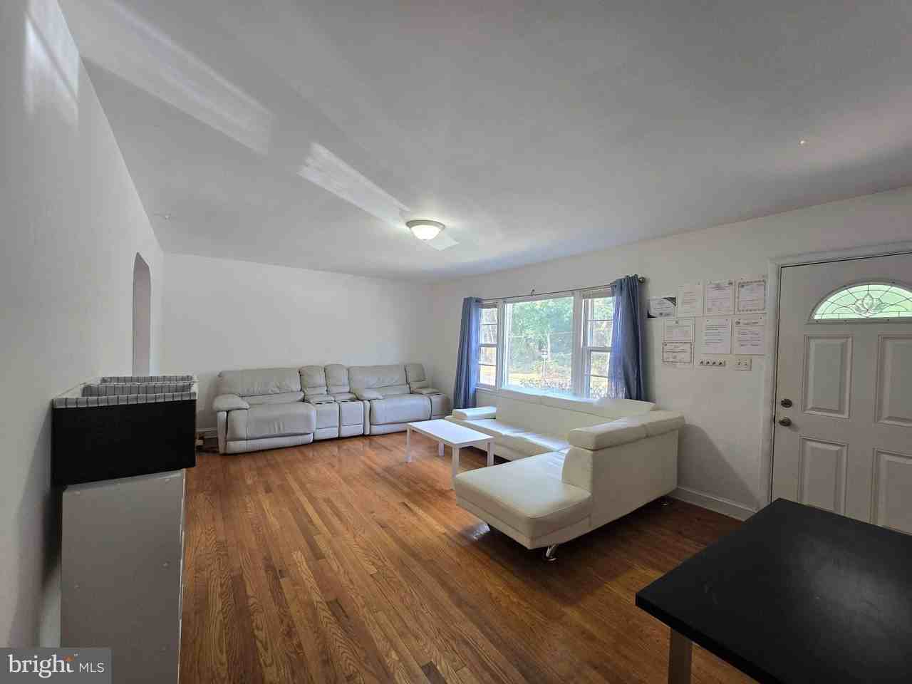 159 Green Ln - Photo 3 of 29