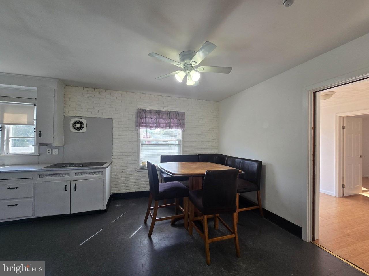 159 Green Ln - Photo 7 of 29