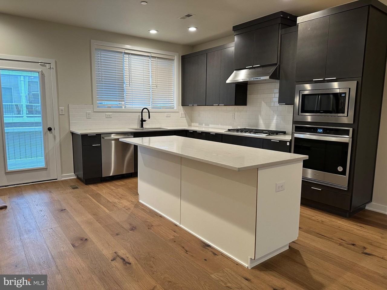 854 Whistle Ln - Photo 7 of 24