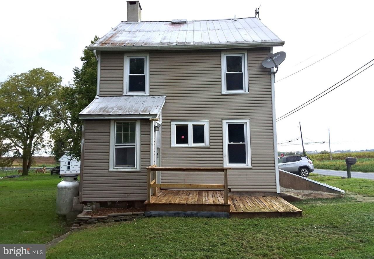 206 Wolfrock Rd - Photo 2 of 14