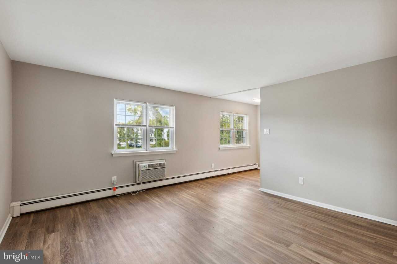 350 N York Rd #C12 - Photo 3 of 11