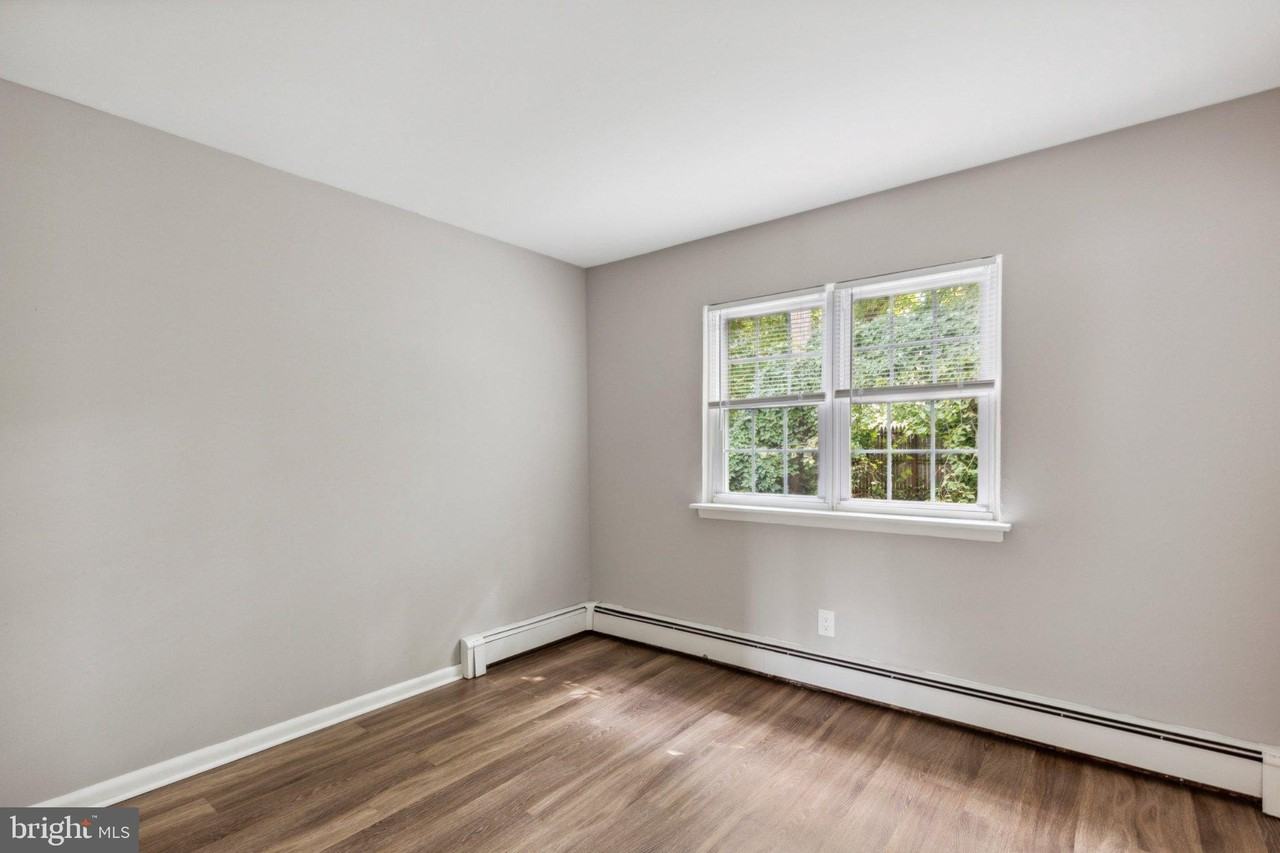 350 N York Rd #C12 - Photo 5 of 11