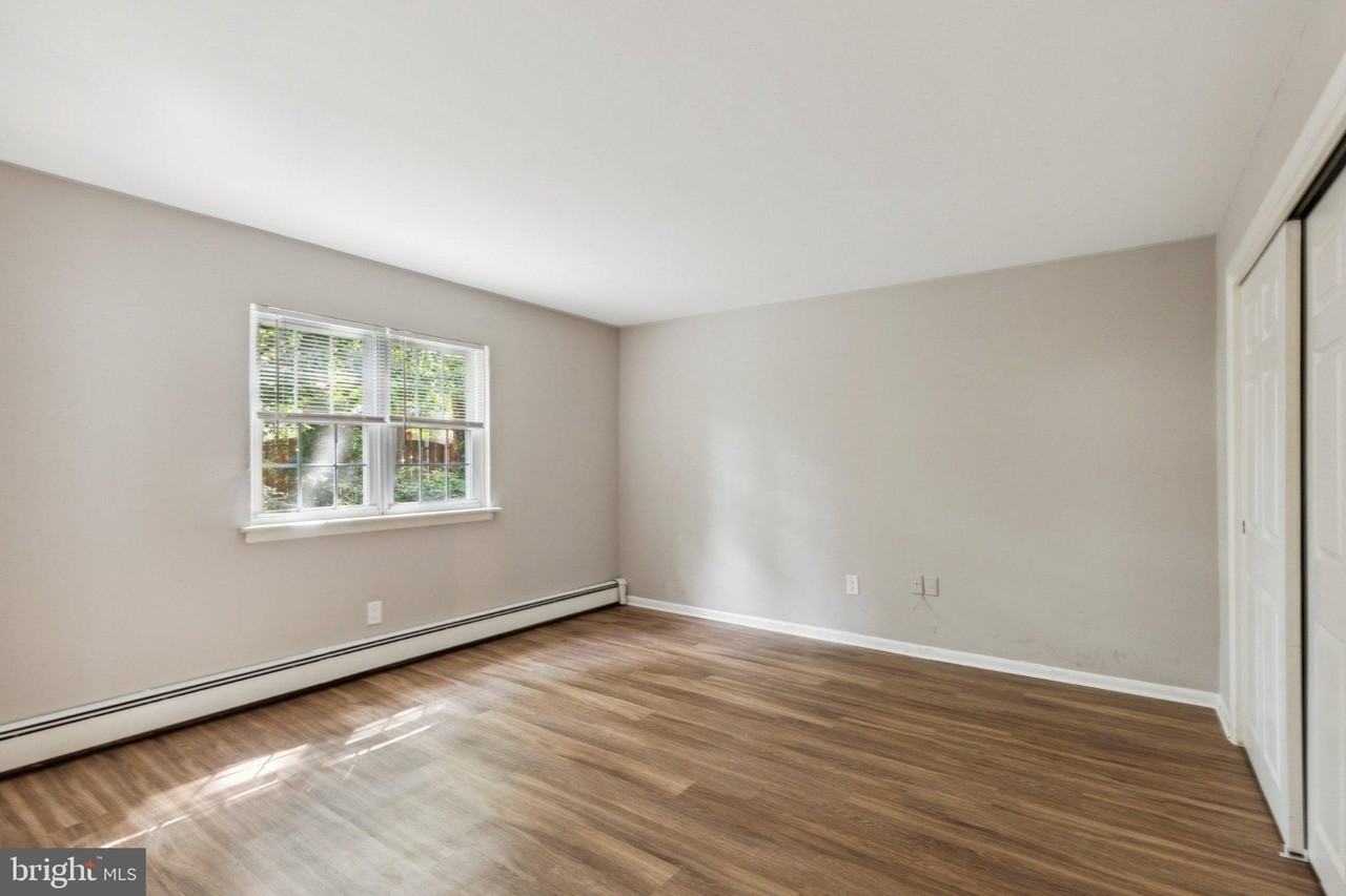 350 N York Rd #C12 - Photo 7 of 11