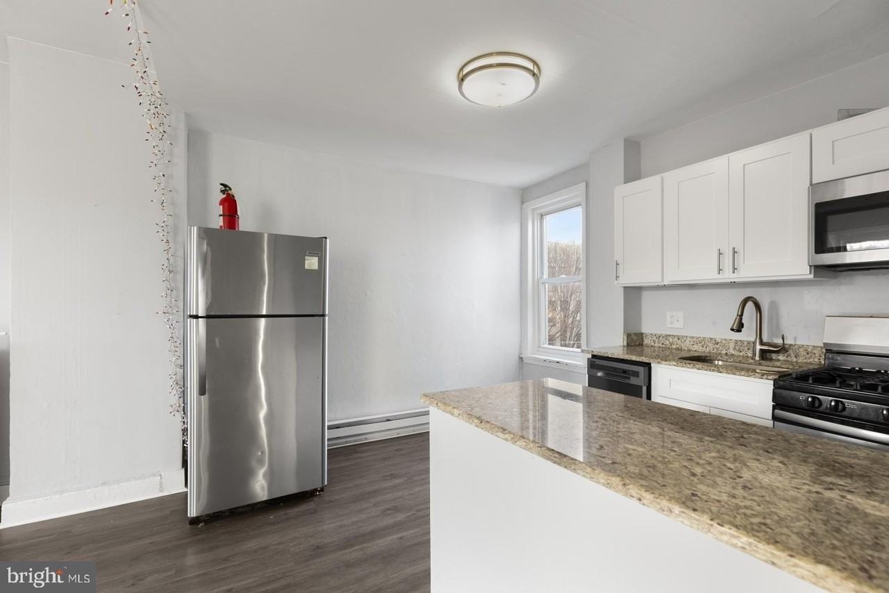 1735 W Oxford St #3 - Photo 6 of 24