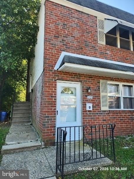 526 Lawler Ter - Photo 2 of 13