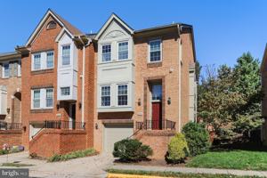featured image of 8042 Merry Oaks Ct