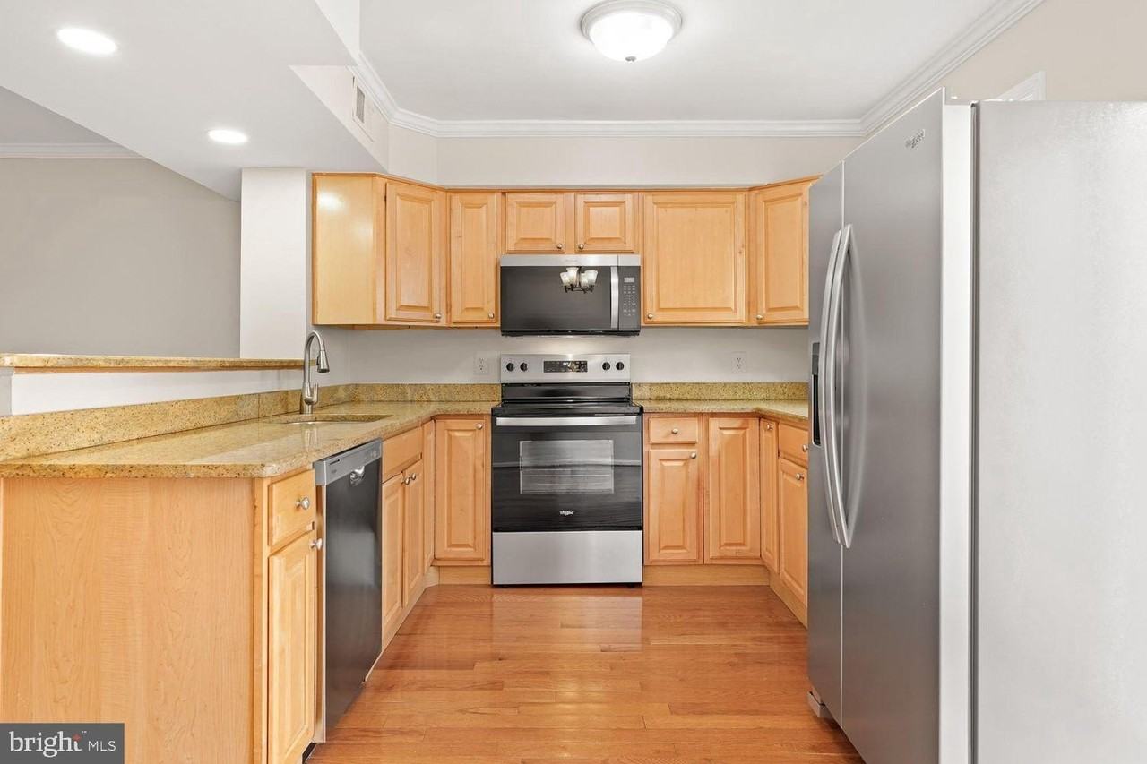8483 Laurel Oak Dr - Photo 5 of 18