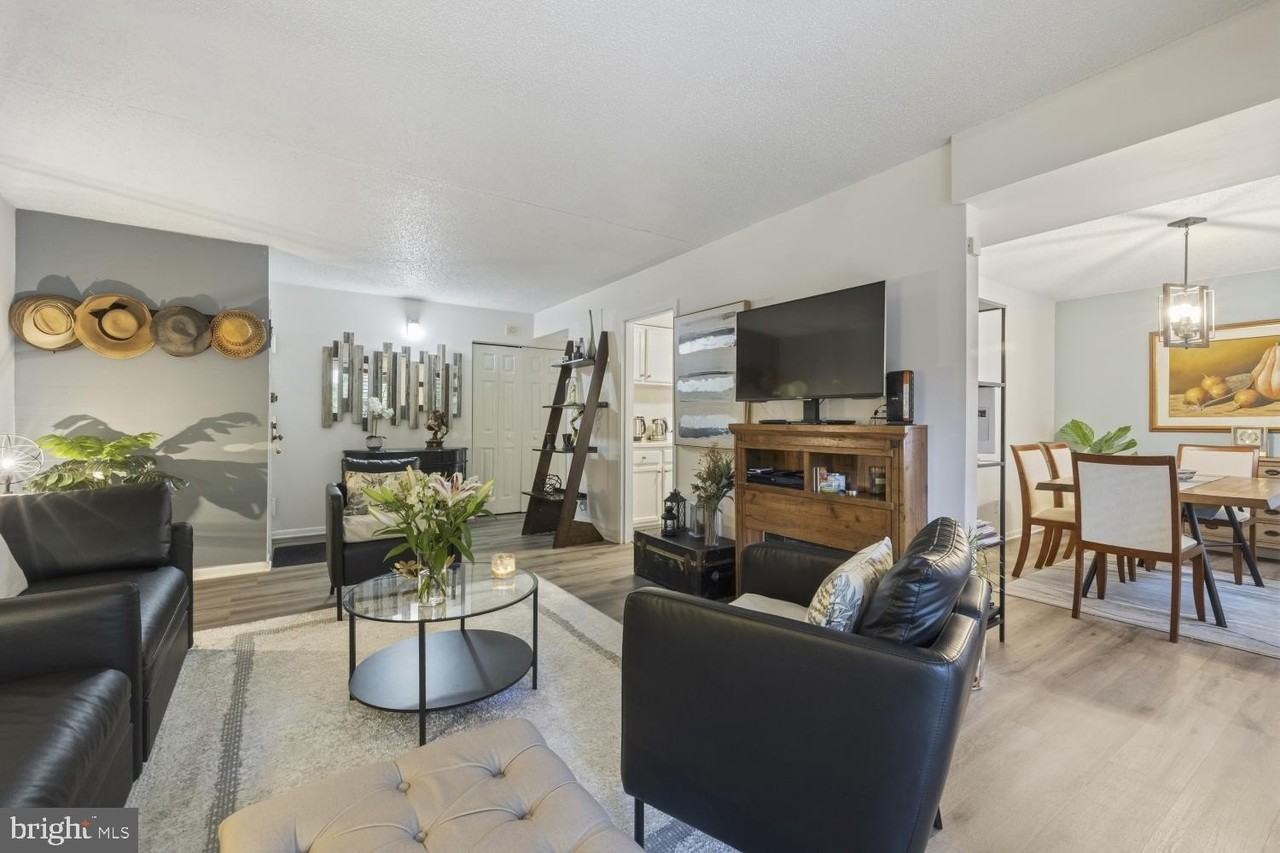 11815 Breton Ct #12B - Photo 5 of 20